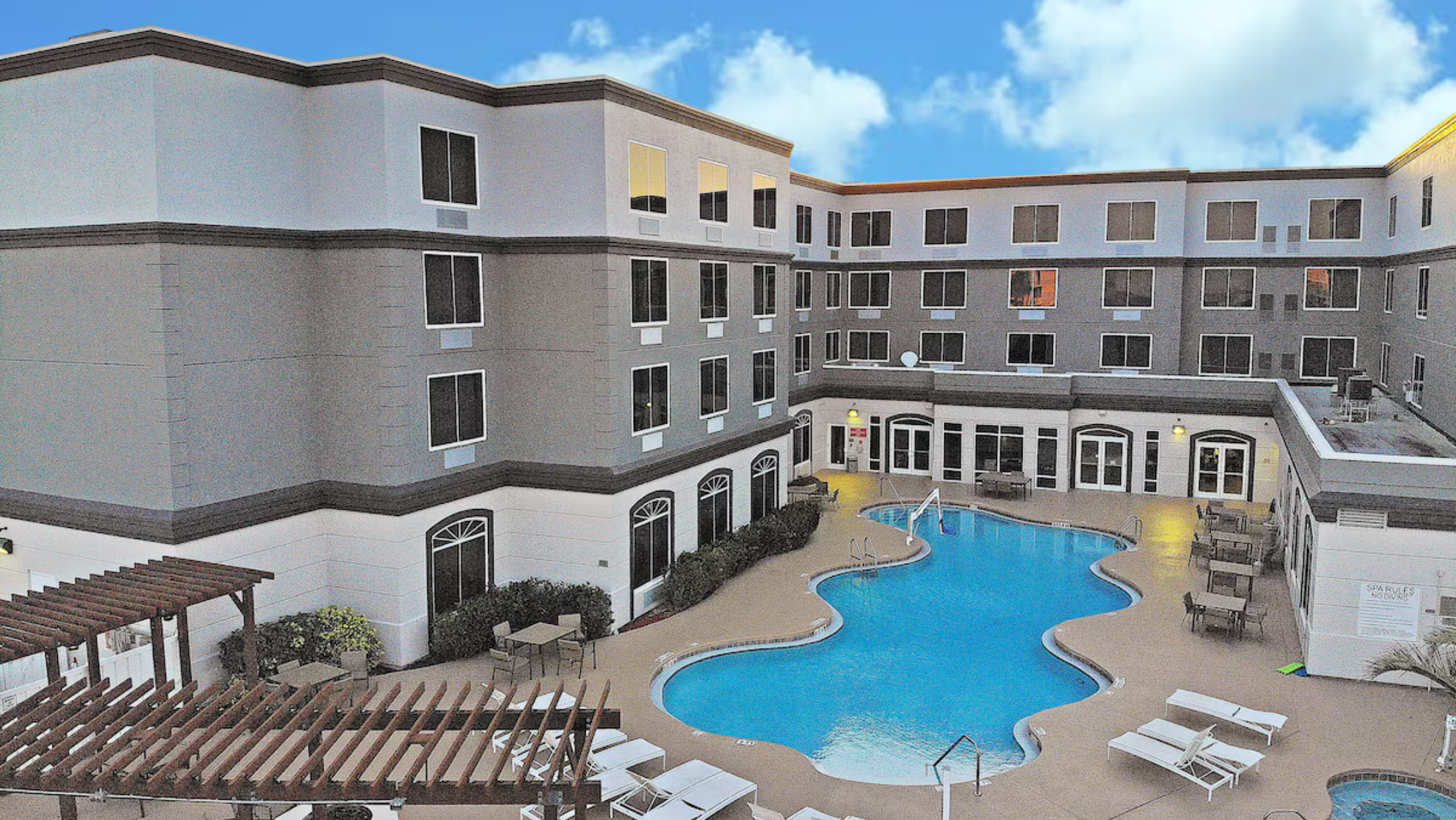 Country Inn & Suites Port Canaveral exterior near cruise port