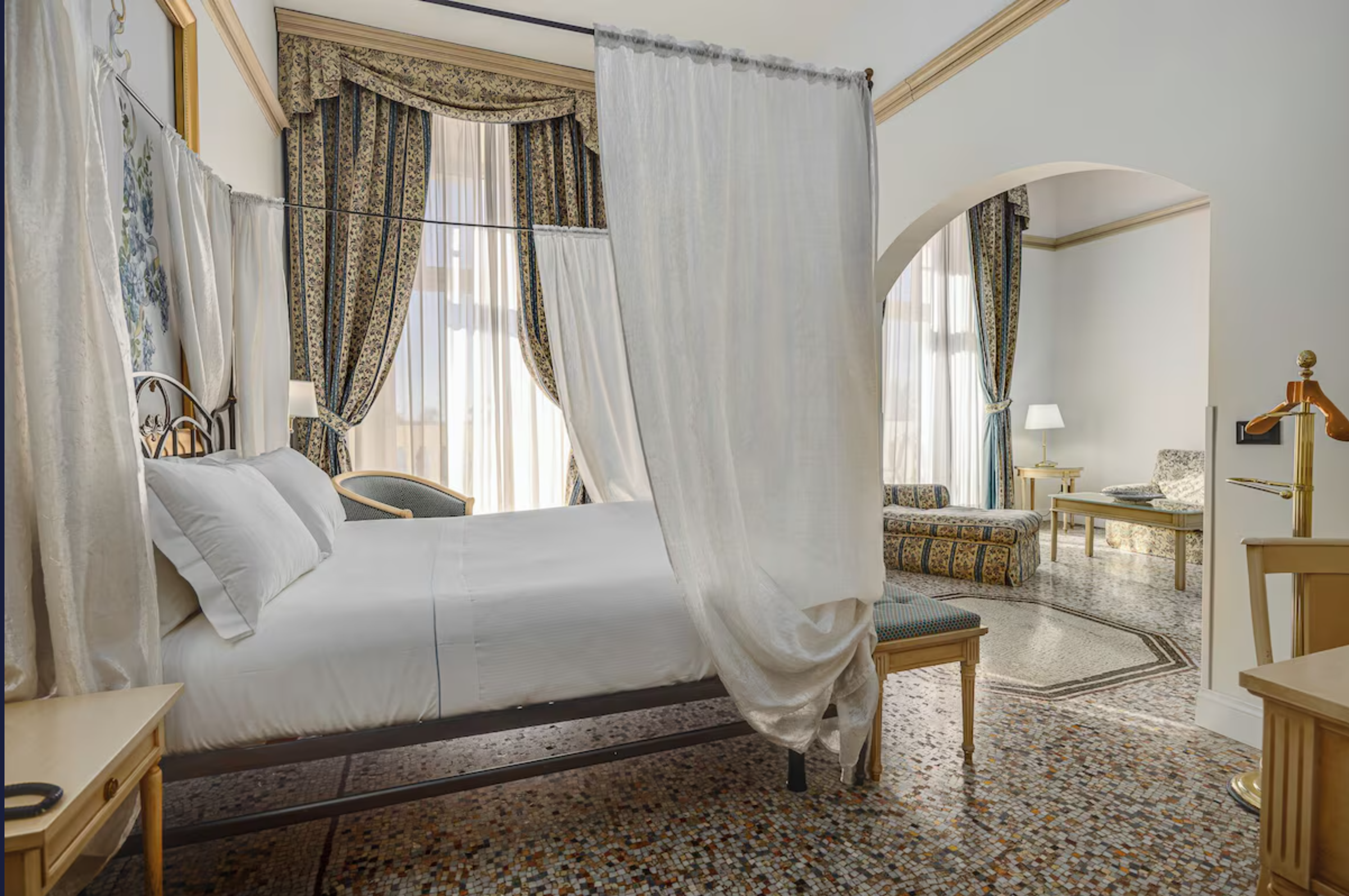 Hotel De La Ville near Civitavecchia train station