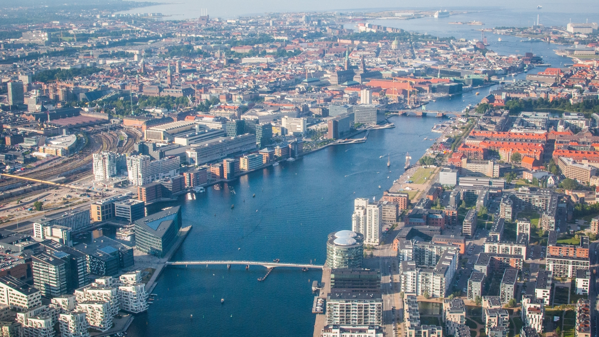 <a href="https://commons.wikimedia.org/wiki/File:Copenhagen-from-above.jpg">Stenbom</a>, <a href="https://creativecommons.org/licenses/by-sa/3.0">CC BY-SA 3.0</a>, via Wikimedia Commons