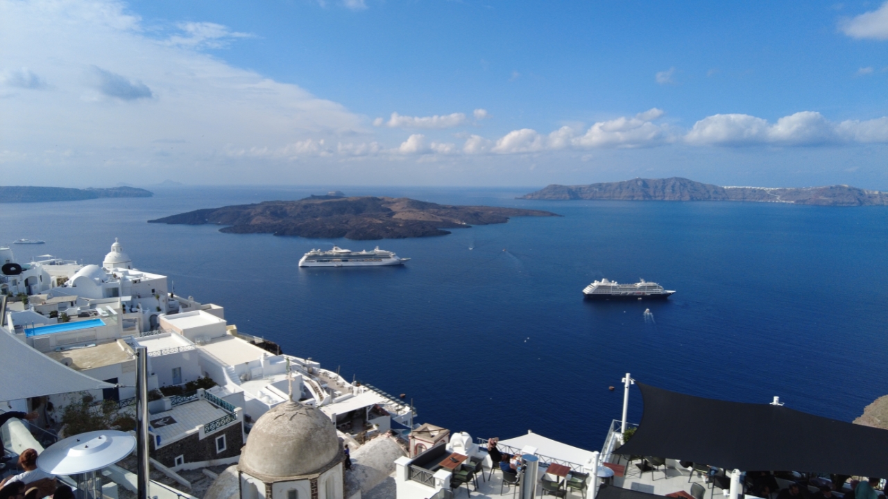 Cruise Ships - Santorini