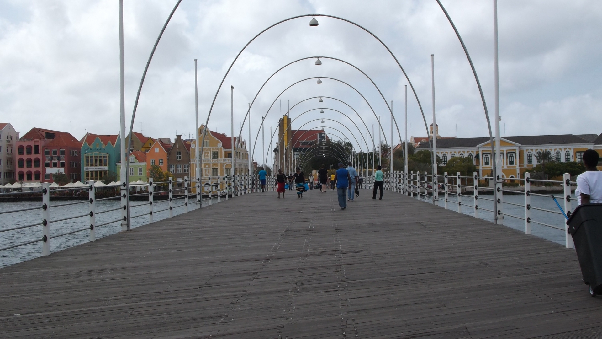 Queen Emma Bridge, Willemstad